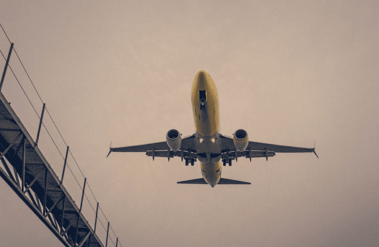 Odszkodowanie za opóźniony lot – jak się ubiegać o rekompensatę? Praktyczny poradnik dla podróżujących